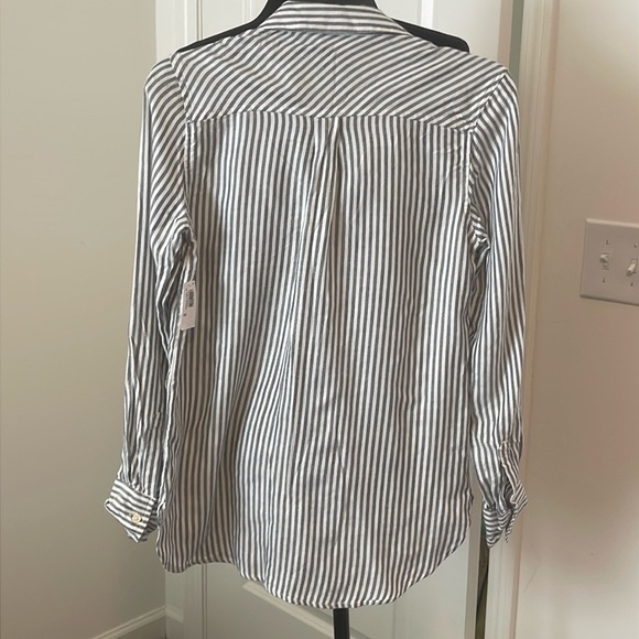 NWT Old Navy The Classic Shirt Gray Stripe Size XS NWT - Picture 2 of 5